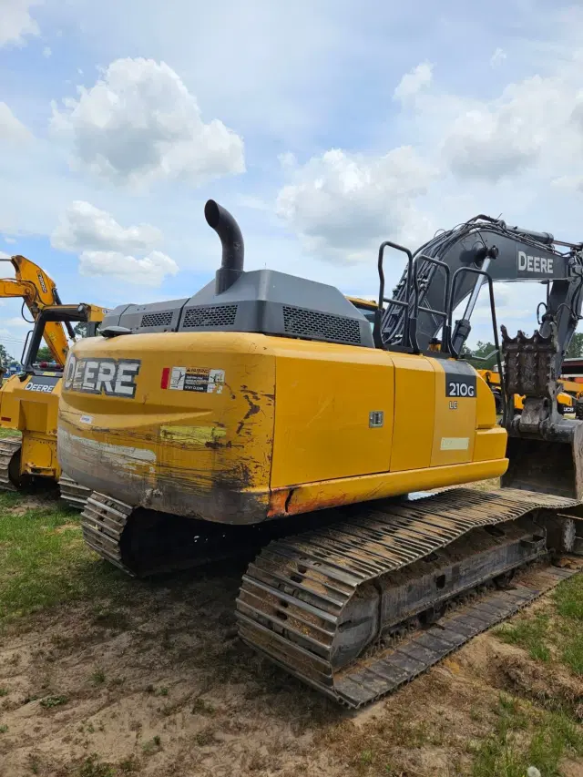 Image of John Deere 210G LC equipment image 2