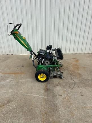 Image of John Deere 220 E-Cut equipment image 1