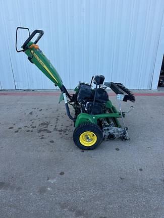 Image of John Deere 220 E-Cut equipment image 2