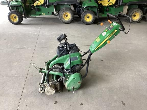 Image of John Deere 220 E-Cut Primary image