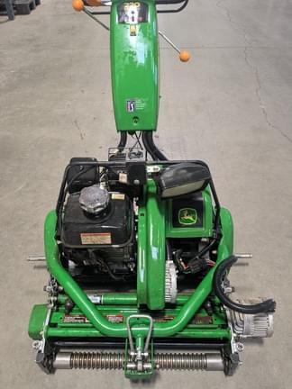 Image of John Deere 220 E-Cut equipment image 2