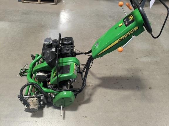 Image of John Deere 220 E-Cut Primary image