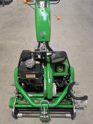 Image of John Deere 220 E-Cut equipment image 2