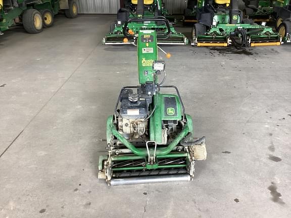 Image of John Deere 220 E-Cut Primary image