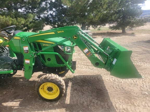 2019 John Deere 220R Equipment Image0