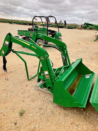 2019 John Deere 220R Equipment Image0