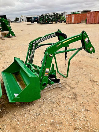 Image of John Deere 220R Image 1