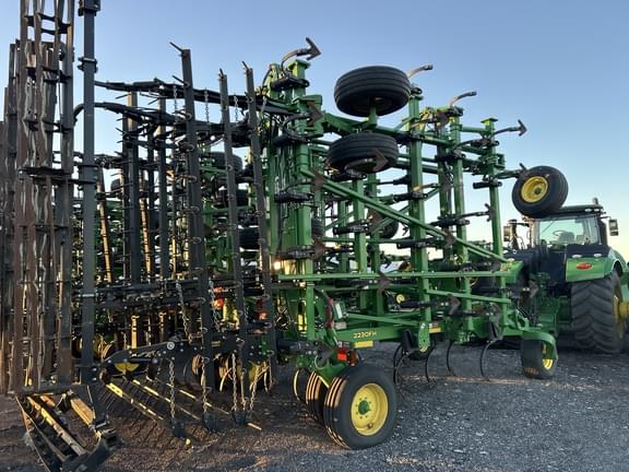 Image of John Deere 2230FH equipment image 1