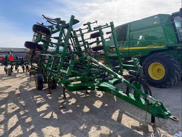 Image of John Deere 2230LL equipment image 2