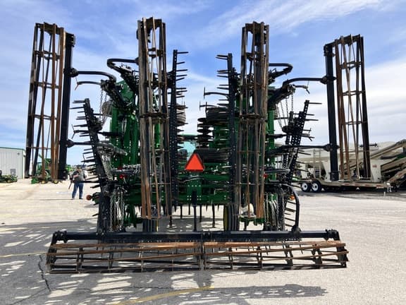 Image of John Deere 2330 equipment image 4