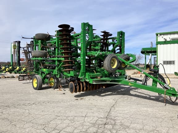 Image of John Deere 2330 equipment image 1