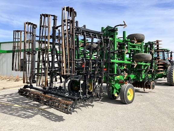 Image of John Deere 2330 equipment image 2