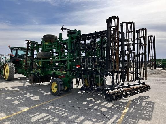 Image of John Deere 2330 equipment image 4