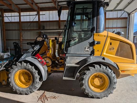 Image of John Deere 244L equipment image 4