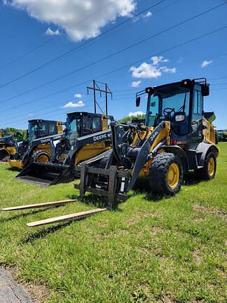 Image of John Deere 244L equipment image 4