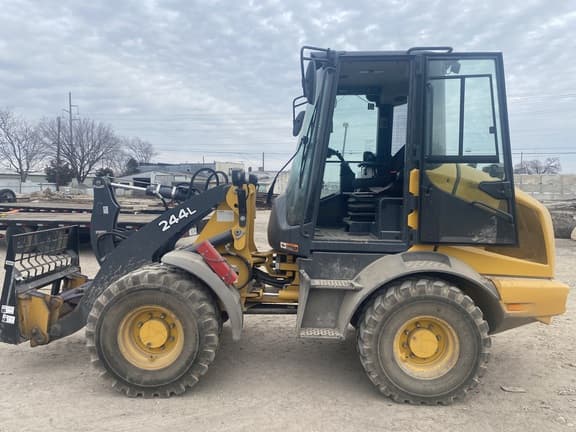 Image of John Deere 244L equipment image 1