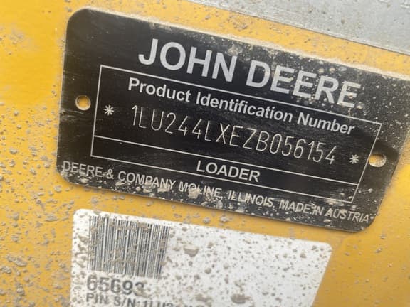Image of John Deere 244L equipment image 4