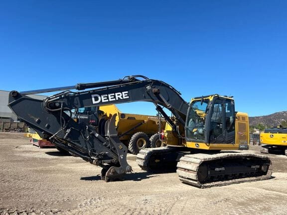2019 John Deere 245G Equipment Image0