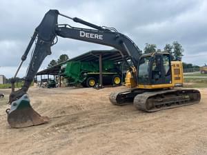 2019 John Deere 245G LC Image