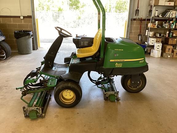 Image of John Deere 2500B Primary image