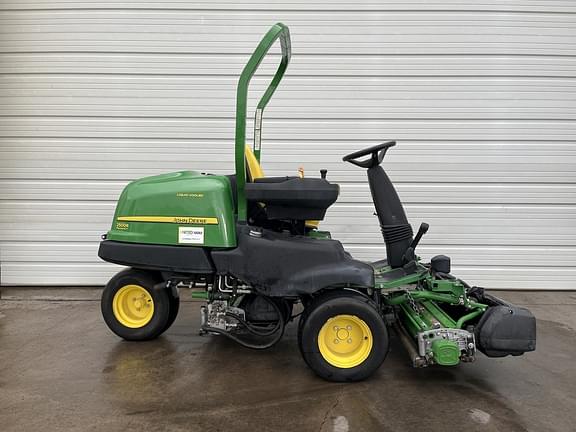 Image of John Deere 2500B equipment image 1