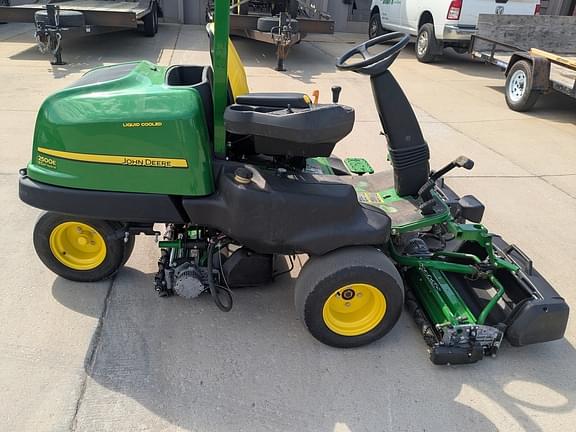 Image of John Deere 2500E equipment image 3