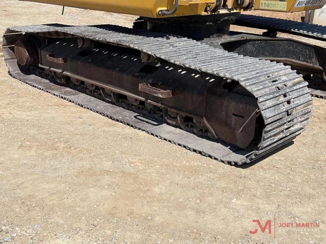 Image of John Deere 250G LC equipment image 4
