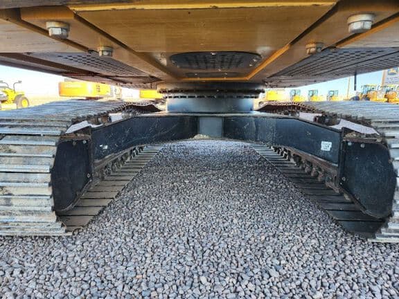 Image of John Deere 250G LC equipment image 4