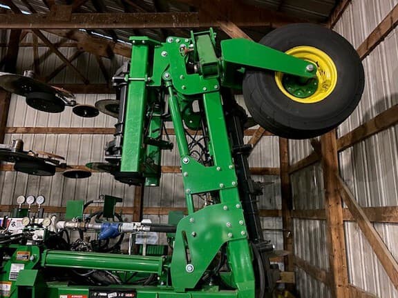 Image of John Deere 2510H equipment image 3