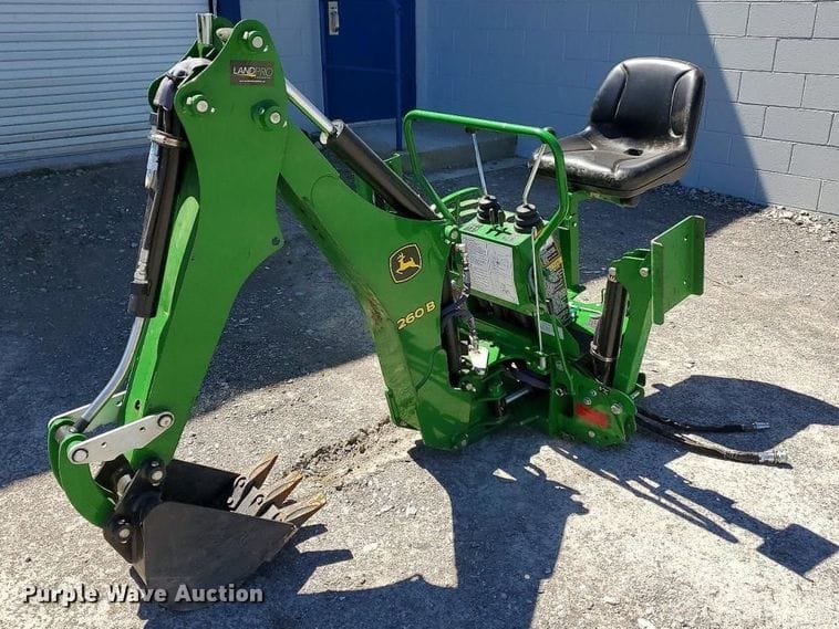2019 John Deere 260B Equipment Image0