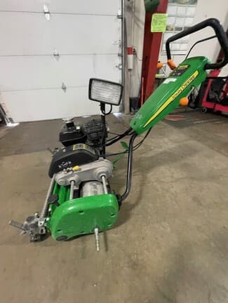 Image of John Deere 260SL equipment image 1