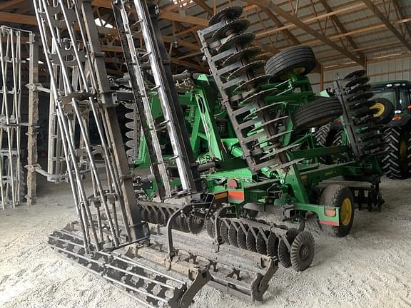 Image of John Deere 2660VT equipment image 4