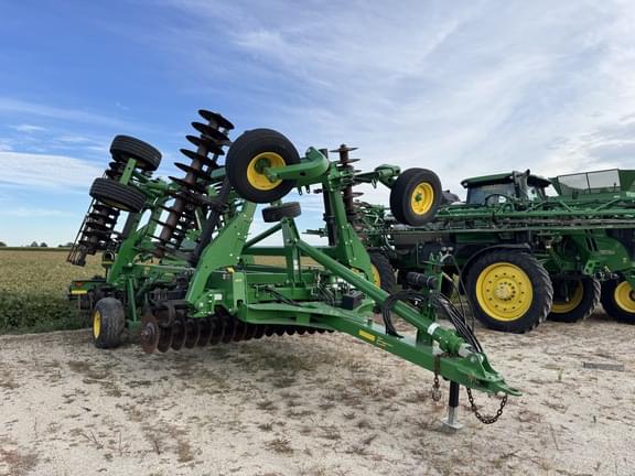 Image of John Deere 2660VT equipment image 4
