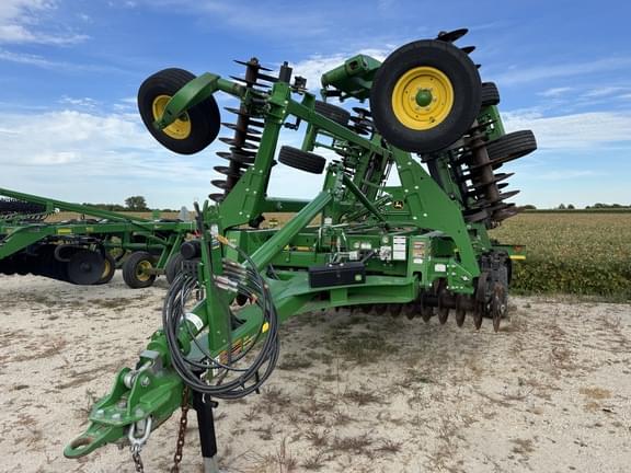 Image of John Deere 2660VT equipment image 2