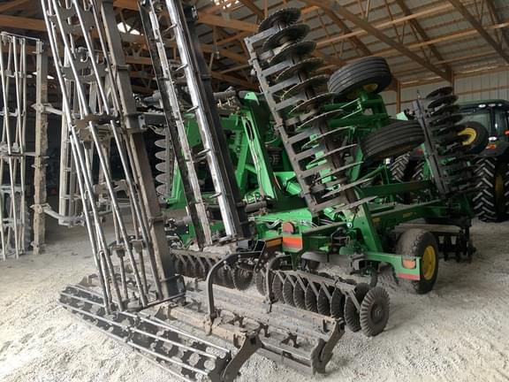 Image of John Deere 2660VT equipment image 4