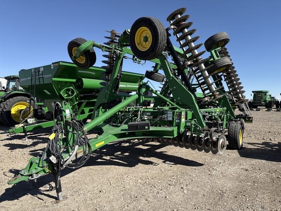 2019 John Deere 2660VT Equipment Image0