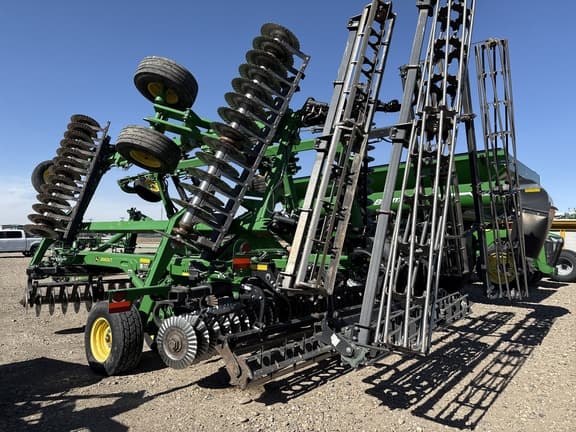 Image of John Deere 2660VT equipment image 4