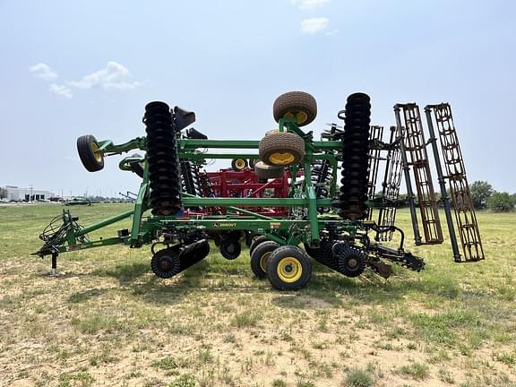 Image of John Deere 2660VT equipment image 1