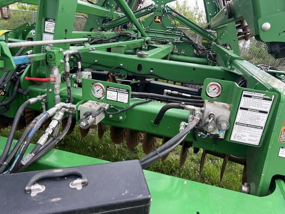 Image of John Deere 2660VT equipment image 2
