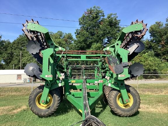 Image of John Deere 2680H equipment image 1