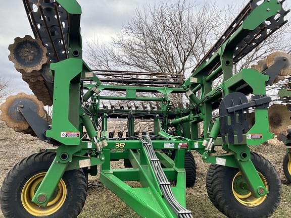 Image of John Deere 2680H equipment image 1