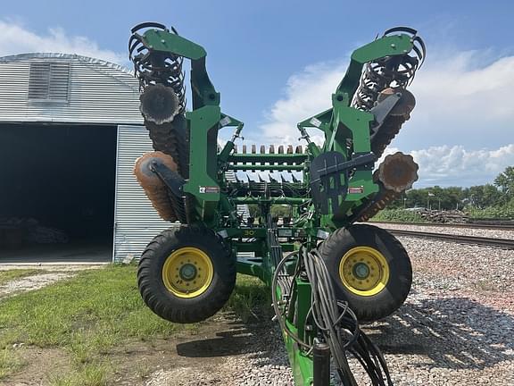 Image of John Deere 2680H equipment image 1