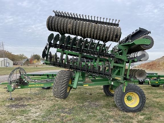 Image of John Deere 2680H equipment image 1