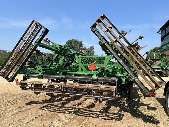 Image of John Deere 2730 equipment image 4