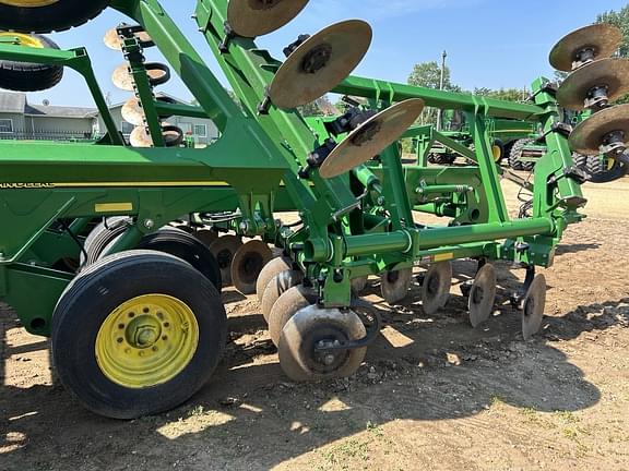 Image of John Deere 2730 equipment image 2