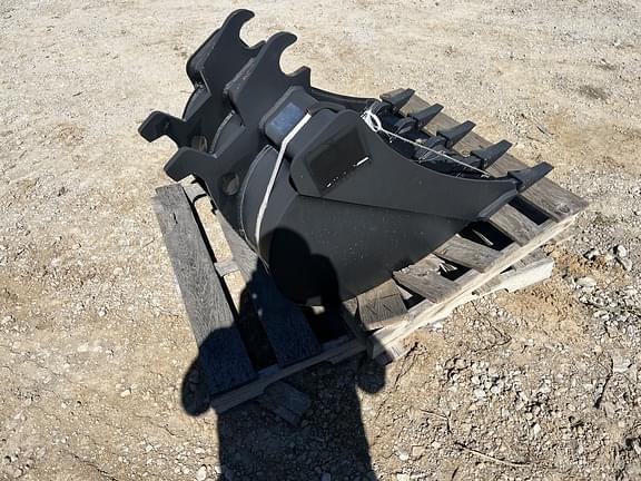 Image of John Deere Compact Excavator Bucket equipment image 1