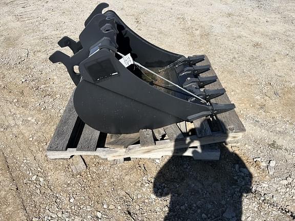 Image of John Deere Compact Excavator Bucket equipment image 2