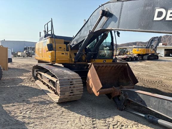 2019 John Deere 300G LC Equipment Image0