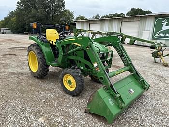 2019 John Deere 3025D Equipment Image0