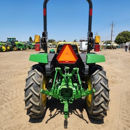 Image of John Deere 3025D equipment image 3